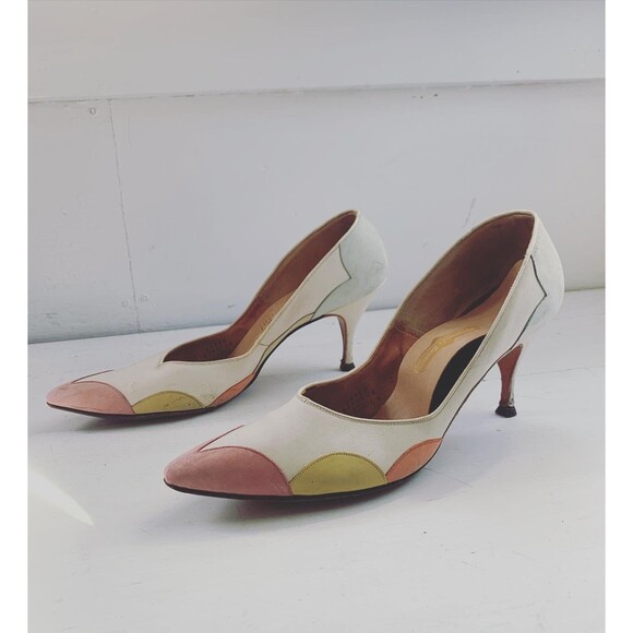 60s Off White Heels Pointy Toe 8 Narrow Vintage Midcentury Shoes Johansen - Picture 1 of 10